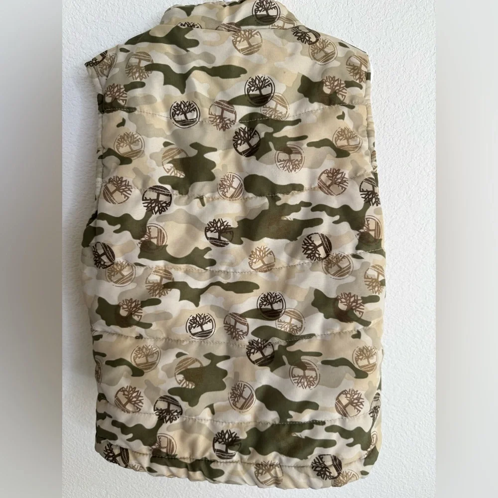 TIMBERLAND CAMO PUFFER VEST - Picture 2 of 4